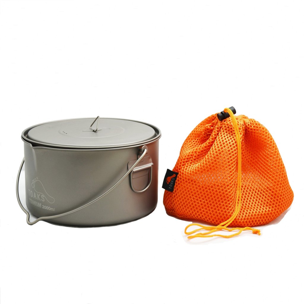 TITANIUM 2000ML POT WITH BAIL HANDLE