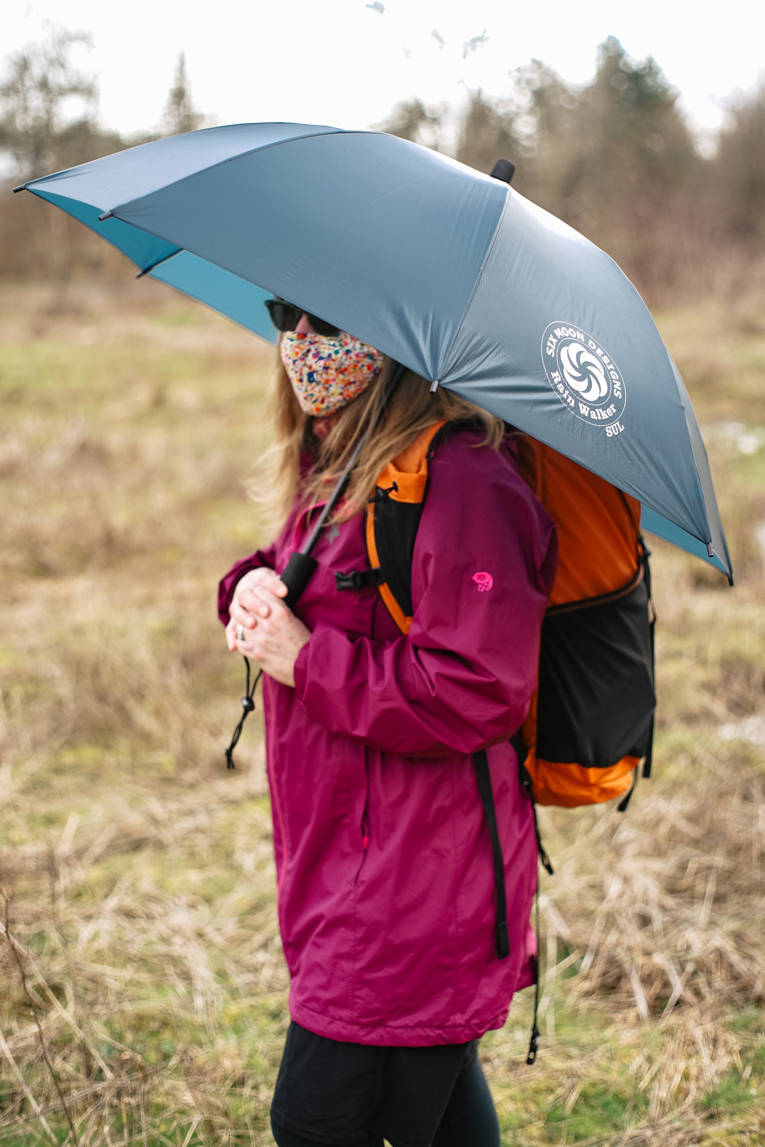 Hands free umbrella for backpacking or trekking